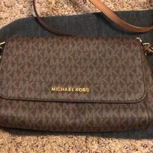 Michael kors crossbody purse